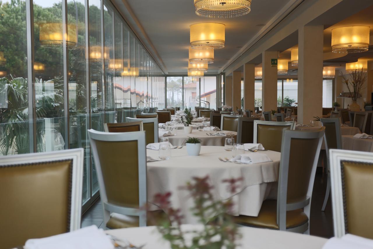 Hotel Caribia Pinarella Cervia Eksteriør billede